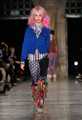 Illustration for article titled Vivienne Westwood's Fall Collection Is For Awesome Bag Ladies